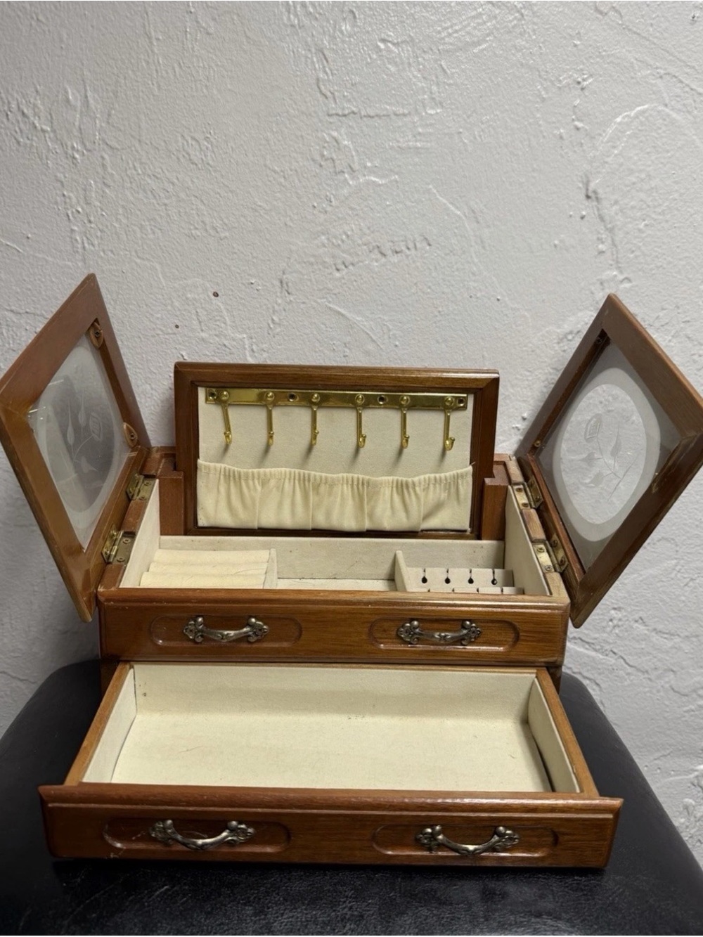 Vintage 1987 Rosalco "The Commodore Collection" carved wood jewelry Box